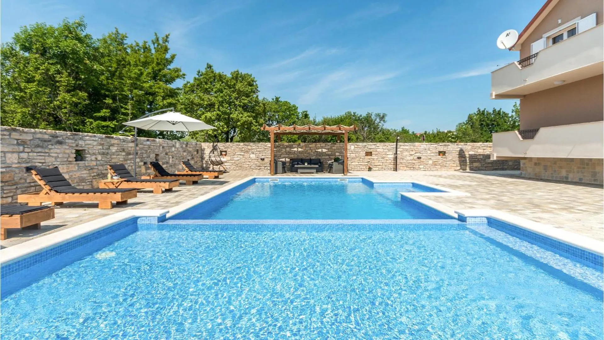 Lovely Home In Perusic Donji With Wifi Dusic