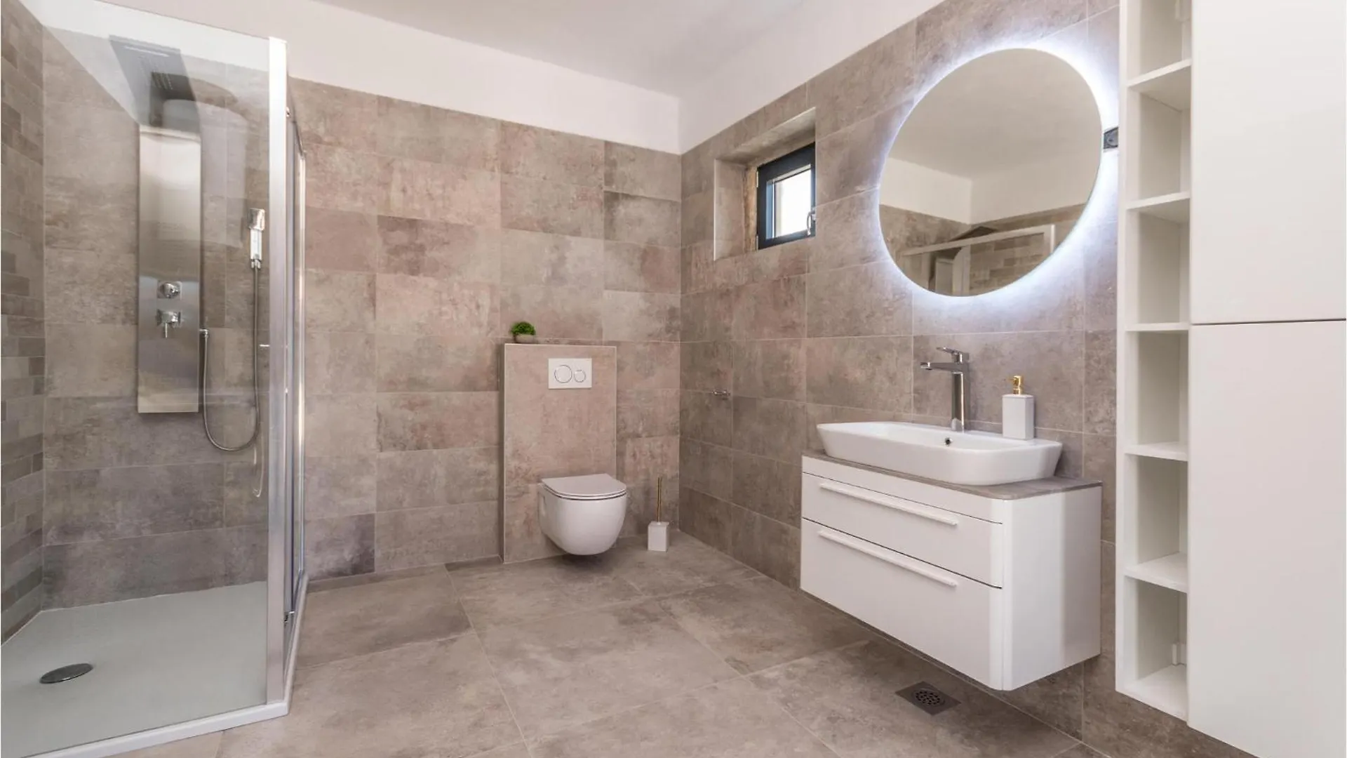 Vikendica Lovely Home In Perusic Donji With Wifi
