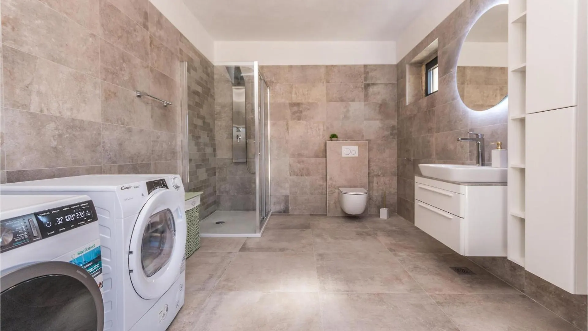 Lovely Home In Perusic Donji With Wifi Vikendica Dusic